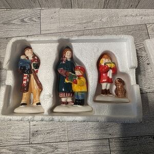 Dep 56 Ceramic Christmas Carolers Figurine Set Caroling Family